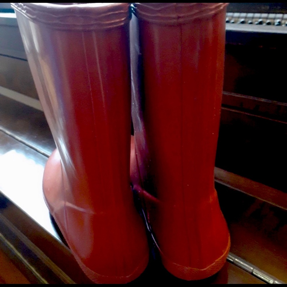 Red kid Hunter Boots 11 UK (number on bottom) , 12 US - Picture 2 of 5